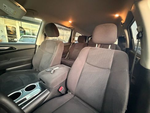Used 2014 Nissan Pathfinder S FWD image 10