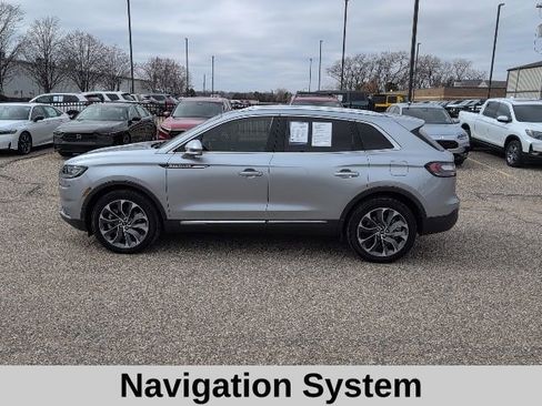 Used 2022 Lincoln Nautilus Reserve image 3