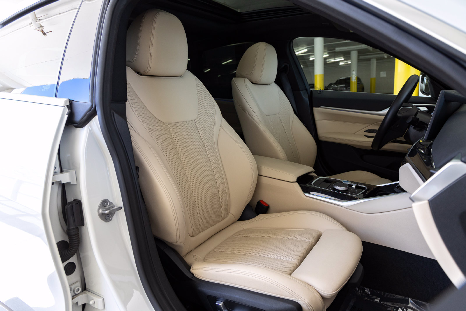 Certified 2024 BMW i4 eDrive35 w/ Premium Package RWD image 30