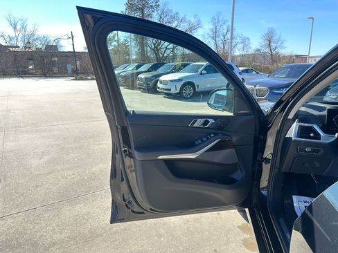 Certified 2023 BMW X7 xDrive40i w/ Premium Package image 11