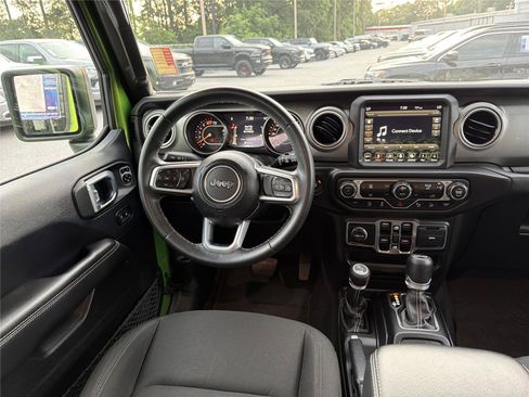 Used 2019 Jeep Wrangler Unlimited Sahara AWD/4WD image 22