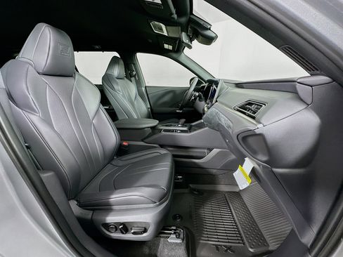 New 2026 Lexus TX 500h AWD image 32