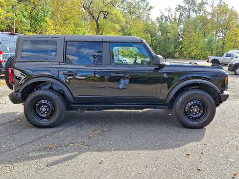 Used 2023 Ford Bronco Black Diamond image 5