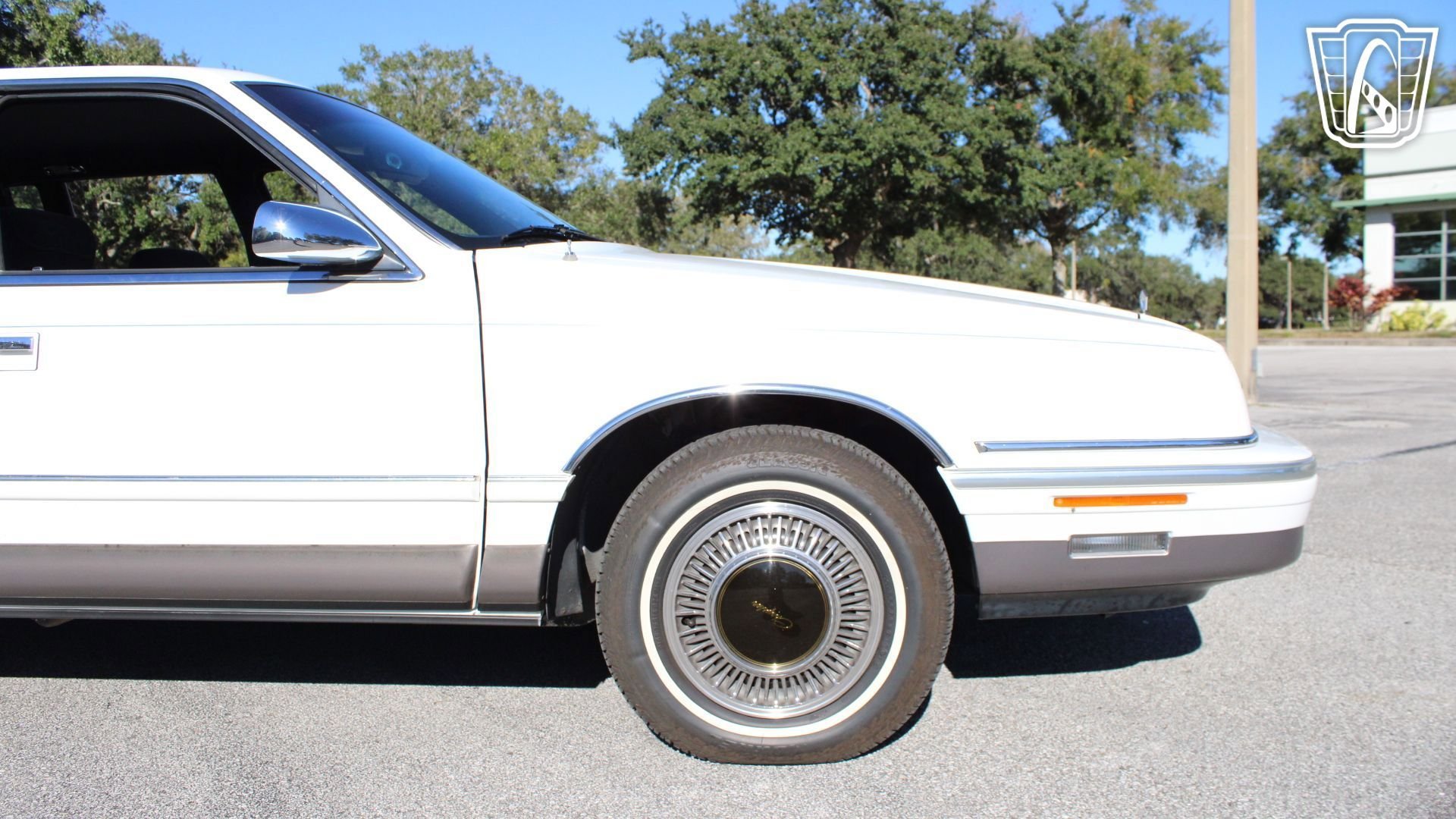 Used 1993 Chrysler New Yorker Fifth Avenue FWD image 37