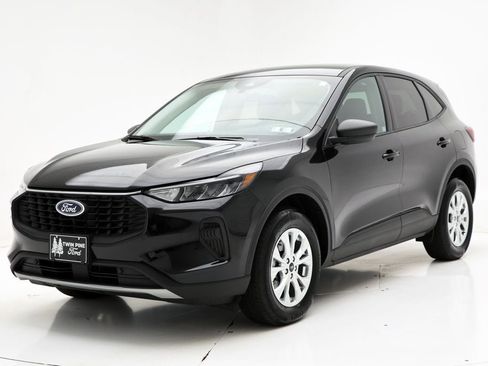 Used 2025 Ford Escape Active AWD/4WD image 2