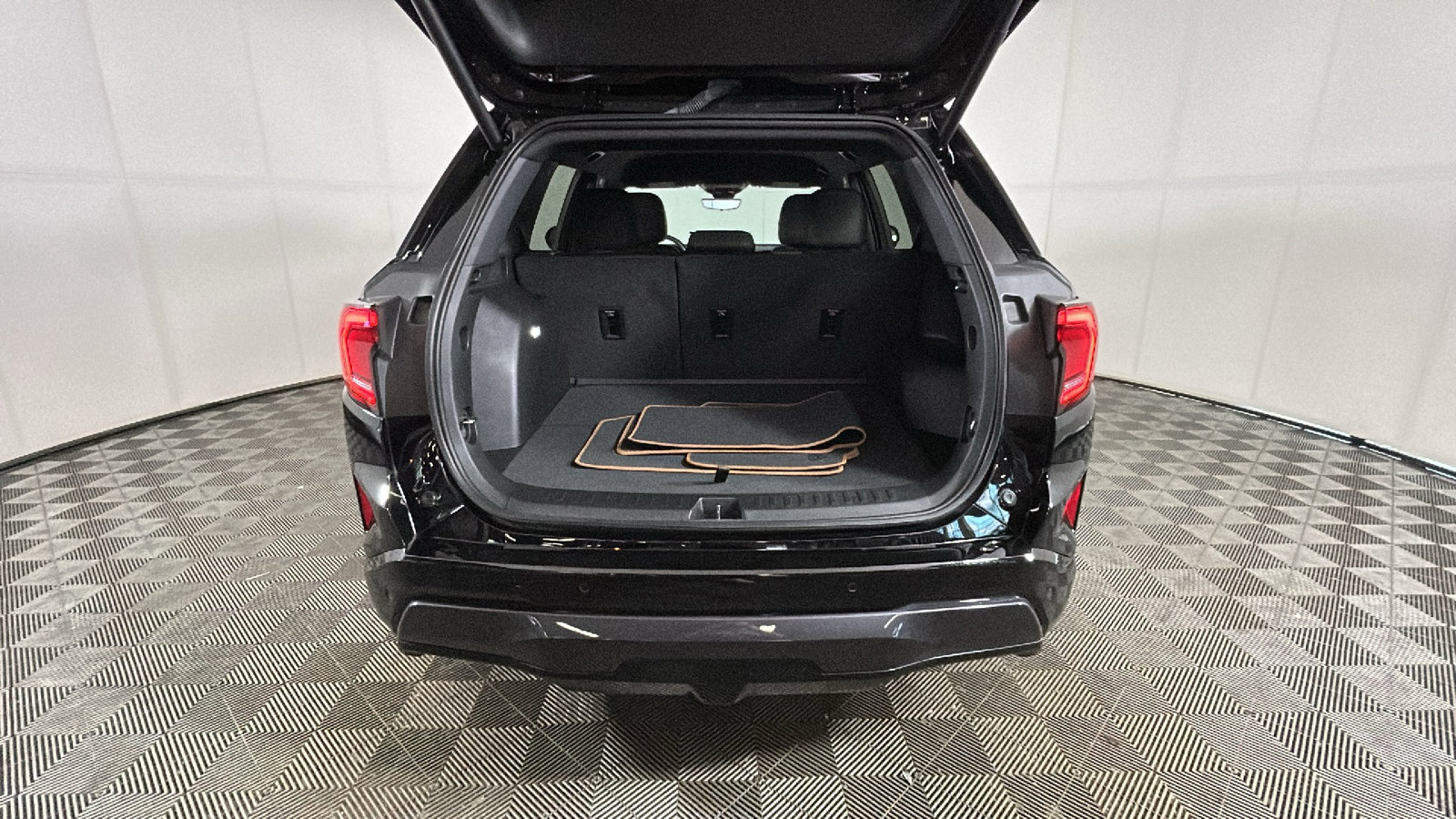 New 2026 GMC Terrain AT4 w/ Technology Package II AWD/4WD image 32
