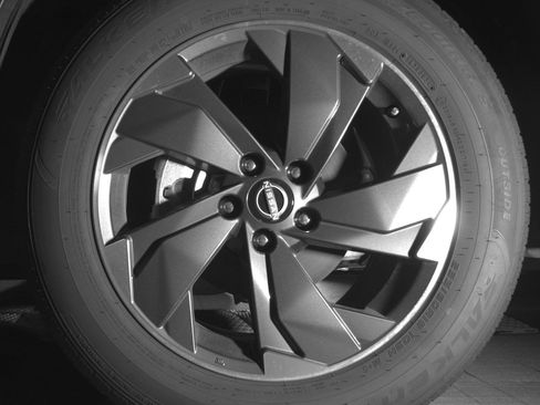 Used 2025 Nissan Rogue SV image 12