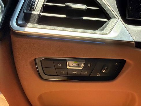 Used 2024 BMW 430i Coupe w/ Convenience Package image 22