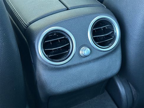 Used 2018 Mercedes-Benz C 300 Sedan image 13