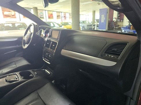 Used 2019 Dodge Grand Caravan GT FWD image 14