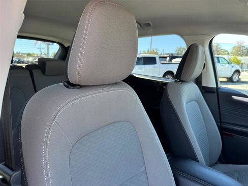 Certified 2022 Ford Escape SE image 15