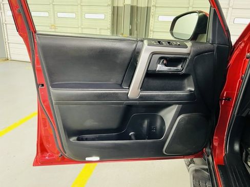 Used 2020 Toyota 4Runner SR5 image 25