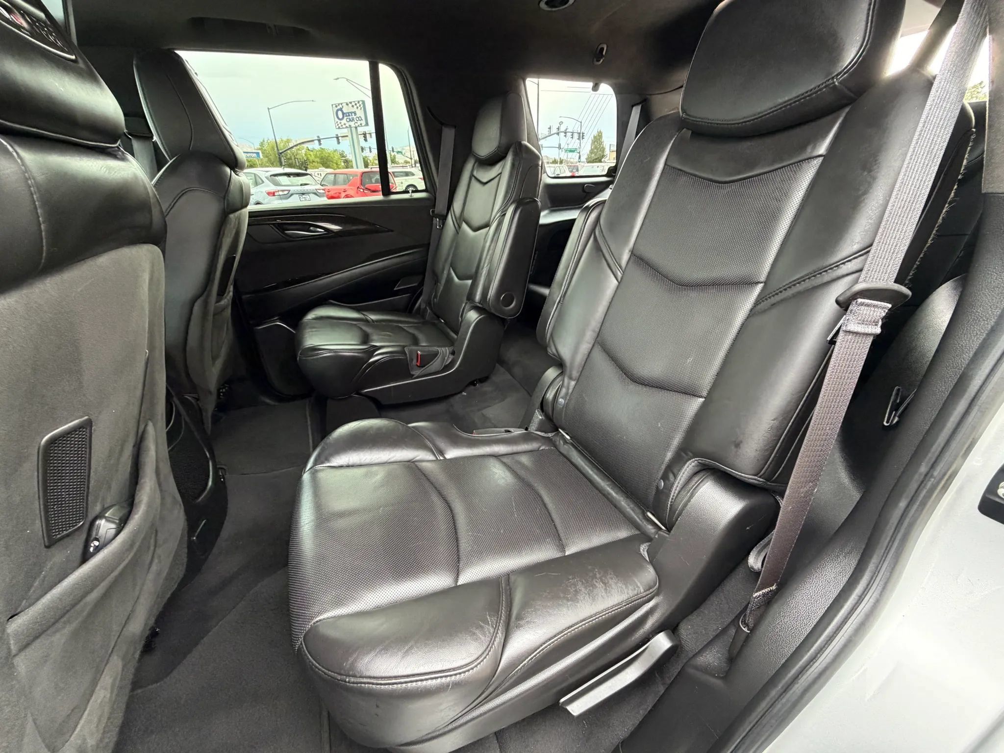 Used 2015 Cadillac Escalade Platinum AWD/4WD image 19