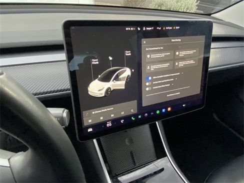 Used 2018 Tesla Model 3 Mid Range image 8