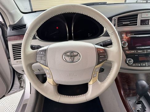 Used 2011 Toyota Avalon FWD image 11