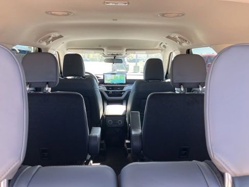 New 2026 Ford Explorer Active w/ Active Comfort Package image 18