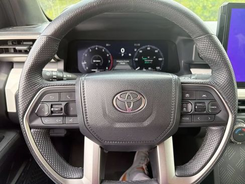 Used 2024 Toyota Tacoma TRD Off-Road AWD/4WD image 17