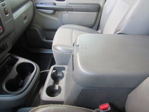 Used 2019 Nissan NV 2500 SV image 29