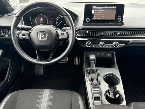 Used 2025 Honda Civic Sport image 2