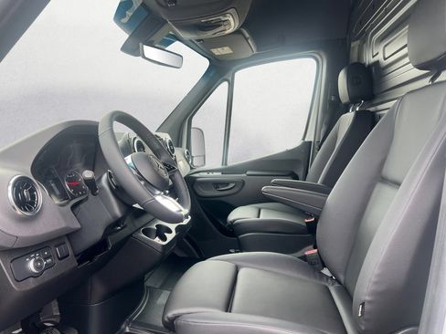 New 2026 Mercedes-Benz Sprinter 2500 image 9