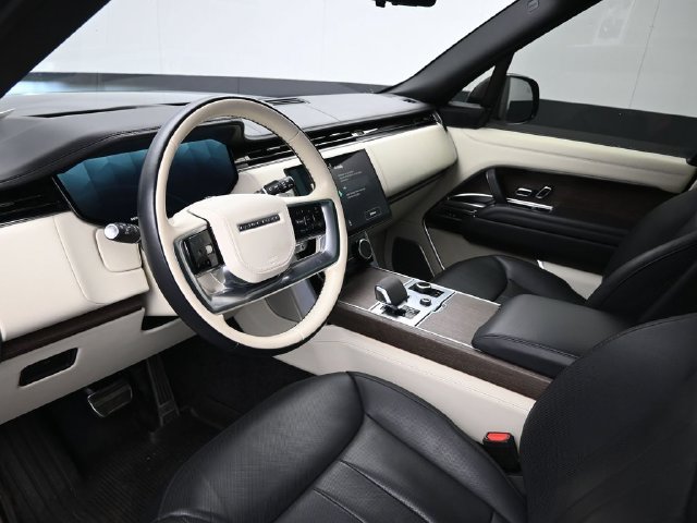 Used 2023 Land Rover Range Rover Long Wheelbase Autobiography AWD/4WD image 16