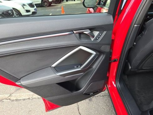 Used 2024 Audi Q3 2.0T Premium Plus w/ Premium Plus Package image 38