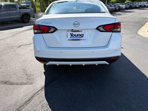 Used 2025 Nissan Versa SV w/ Trunk Package FWD image 5