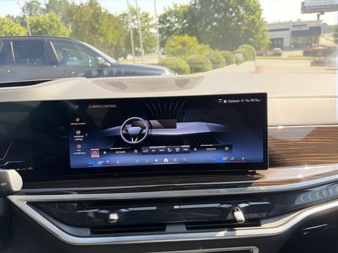 Certified 2025 BMW X7 xDrive40i AWD/4WD image 27
