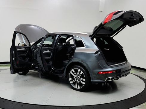 Used 2018 Audi SQ5 Premium Plus w/ Navigation Package image 12