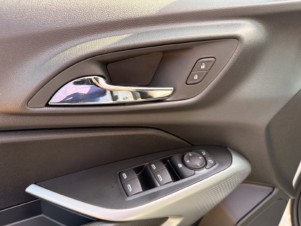 New 2026 Chevrolet Trax RS FWD image 13