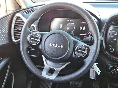 Used 2023 Kia Soul LX w/ LX Technology Package image 12