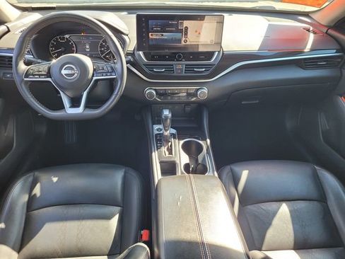 Used 2023 Nissan Altima 2.5 SR w/ SR Premium Package image 10