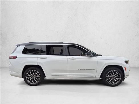 Used 2023 Jeep Grand Cherokee L Summit AWD/4WD image 4