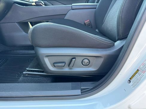 Used 2024 Nissan Rogue SV FWD image 14