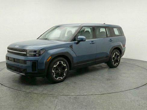 Used 2025 Hyundai Santa Fe SEL image 3