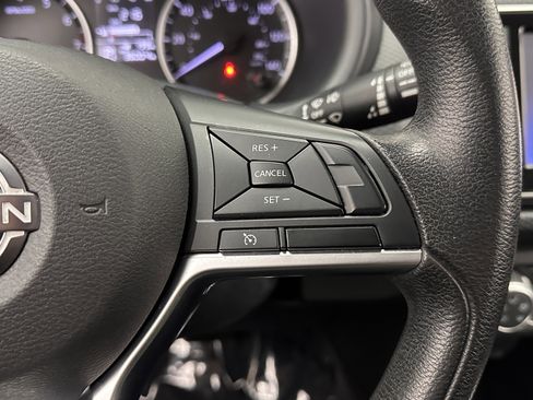 Used 2022 Nissan Kicks S image 18