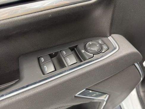 Used 2025 Chevrolet Silverado 2500 LT w/ Convenience Package image 17