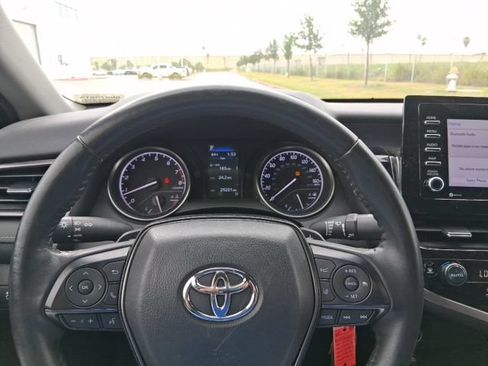 Used 2023 Toyota Camry SE FWD image 8
