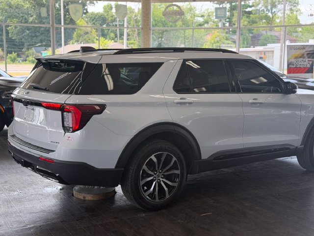 Used 2026 Ford Explorer ST-Line AWD/4WD image 6