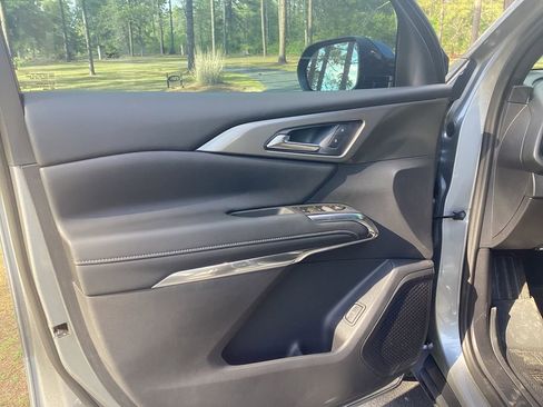 New 2026 Chevrolet Traverse LT w/ Driver Confidence Package FWD image 11