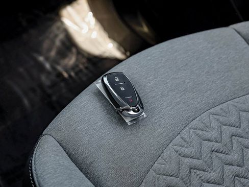 Used 2022 Chevrolet Equinox LS image 59