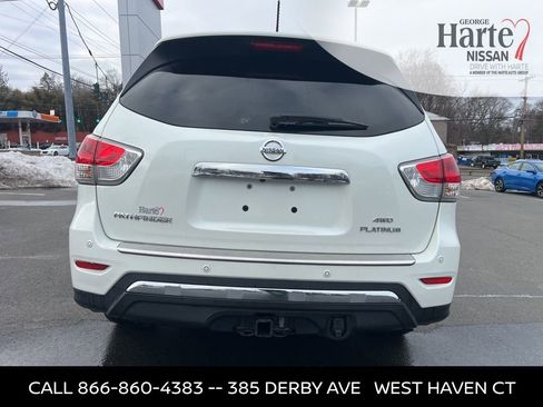 Used 2015 Nissan Pathfinder Platinum w/ Family Entertainment Package image 4
