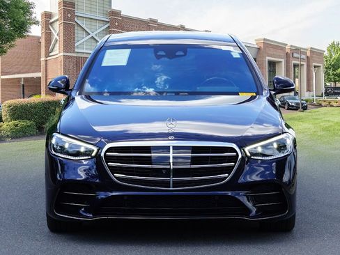 Used 2025 Mercedes-Benz S 580 4MATIC Sedan image 2