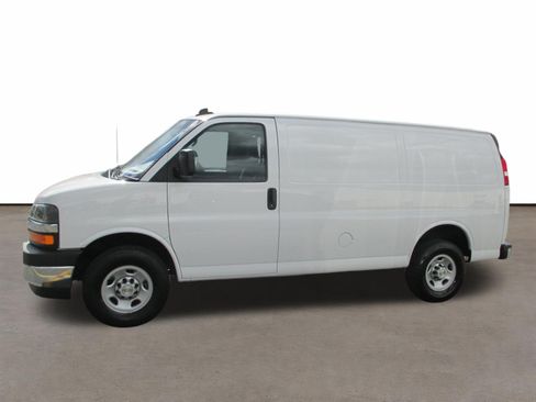 Used 2024 Chevrolet Express 2500 w/ Driver Convenience Package RWD image 6