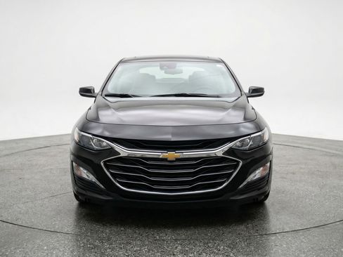 Used 2024 Chevrolet Malibu LT image 2
