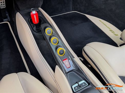 Used 2022 Ferrari F8 Tributo RWD image 18
