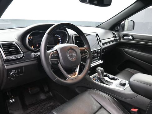 Used 2019 Jeep Grand Cherokee Overland image 12