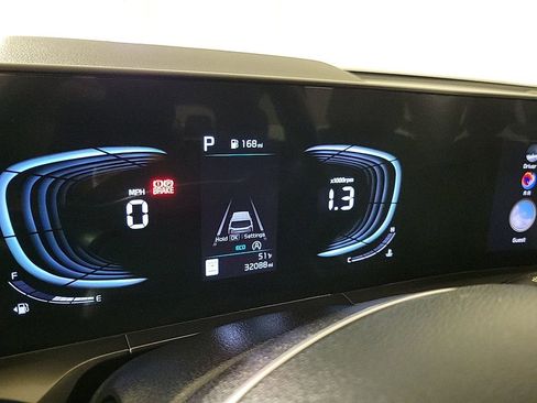 Used 2025 Kia Telluride S image 18