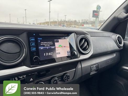 Used 2017 Toyota Tacoma TRD Off-Road image 12