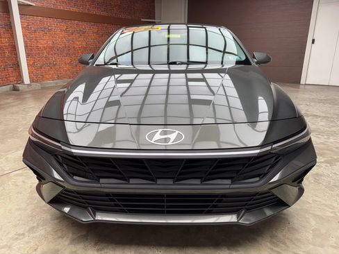 Used 2024 Hyundai Elantra SEL image 8